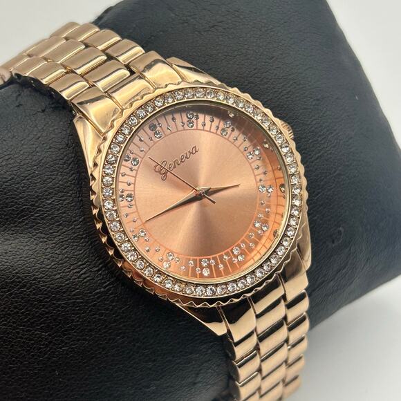 Geneva Women's Rose Gold Watch Round Crystal Pave Bezel Working New Battery - Picture 2 of 8